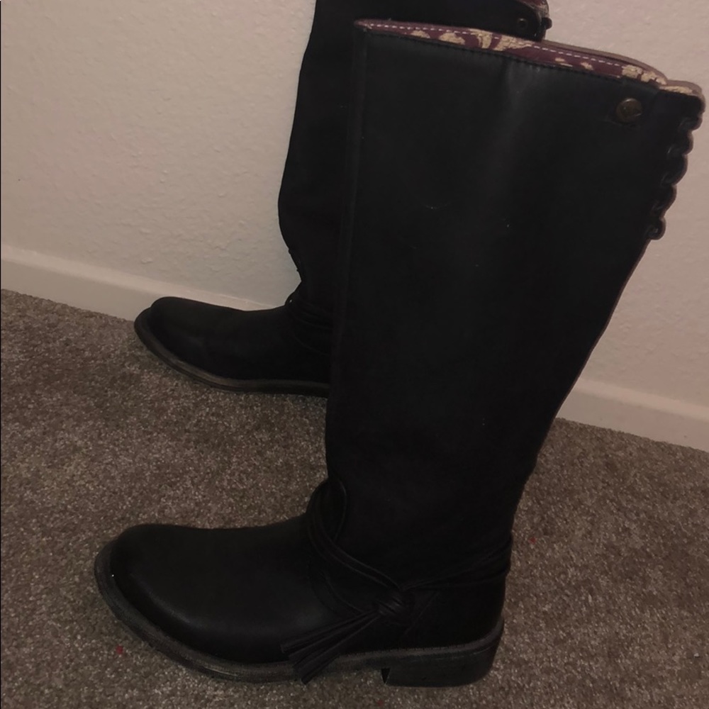 Roxy boots